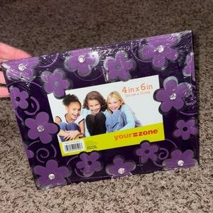 2010 NWT unopened Purple and white swirls and flowers